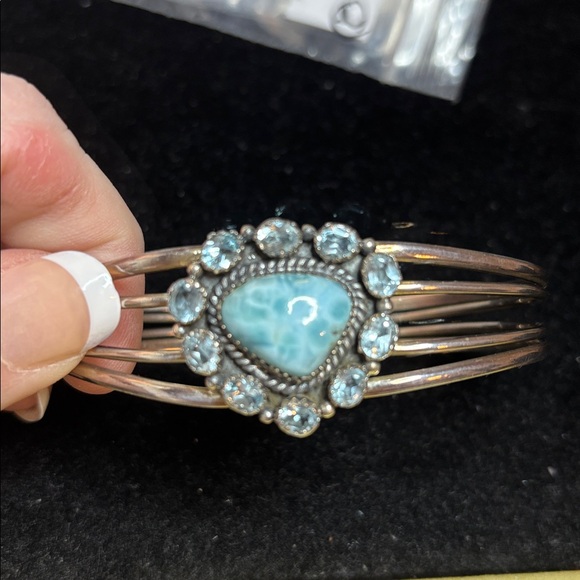 Larimar and blue topaz Sterling silver cuff - Picture 6 of 9